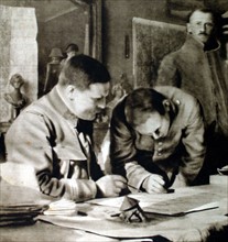 World War I. A German prisoner being  interrogated on the Champagne front (1915)