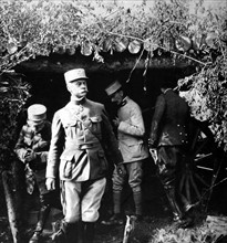 World War I. General Sainte-Claire Deville visiting a battery in Argonne (1915)