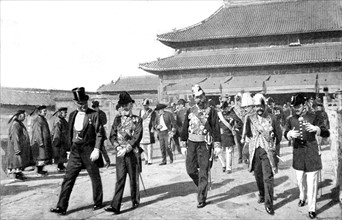 China. First diplomatic reception at the Palace of Peking (1902)