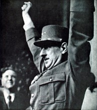 Portrait du Général De Gaulle en frontispice du journal "Le Monde Illustré" du 12 mai 1945 célébrant la victoire du 8 mai 1945