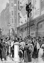 War of the Transvaal. In London, the map of the Transvaal being posted on the façade of the "Illustrated London News" building
