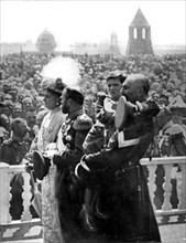 Celebration of the Romanov centennial: in Moscow, the royal family being hailed by the crowd at the Kremlin (1913)