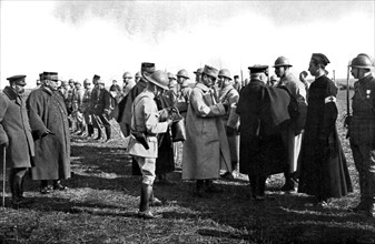 Première Guerre Mondiale. Sur le front, le roi Georges V d'Angleterre et le président Poincaré