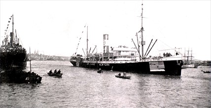 Arrivée à Bordeaux du premier cargo américain ayant forcé le blocus allemand : "L'Orléans" venant de New York (1917)