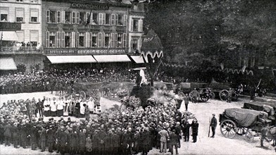 Funérailles solennelles de 117 habitants fusillés par les Allemands (1920)
