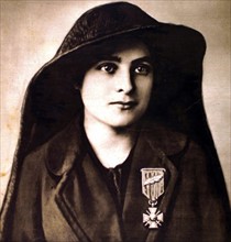 Emilienne Moreau, l'héroïne de Loos, citée à l'ordre de l'armée (1915)