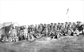 Milice chinoise, en compagnie de cadres d'infanterie de marine française, à Kouang-Tcheou (1900)