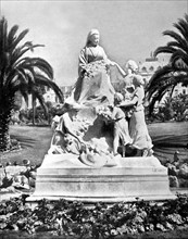 Monument de la reine Victoria inauguré à Nice-Cimiez (12 avril 1912)