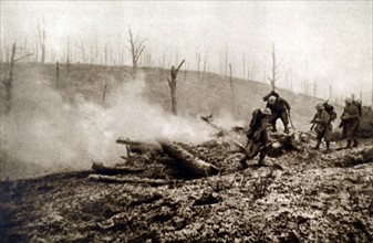 Nettoyage des abris souterrains, dans la Meuse, au moyen de grenades ou de bombes incendiaires (15/18 décembre 1916)