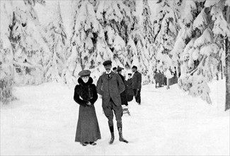King Haakon VII and Queen Maud on an excursion in Frognersaeteren, Norway (1906)