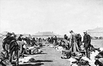 Guerre sino-russe.
Revue des effets d'habillement de l'armée russe (1900).