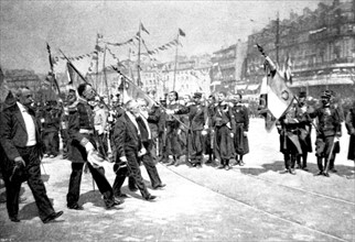 Révolte des Boxers.
Le président Loubet passe en revue les troupes du corps expéditionnaire de Chine, à Marseille (1900)