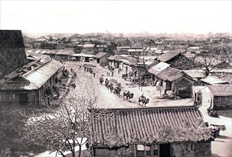 La ville chinoise de Pekin vue de la muraille, en 1900