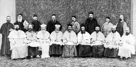 Groupe d'Evêques et de Pères catholiques de toutes nationalités à Pékin, en 1900