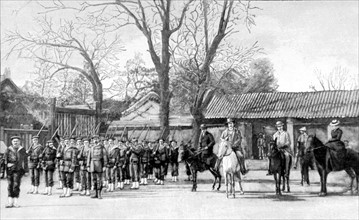Détachement de fusiliers marins préposés à la garde de la légation de France à Pékin, en 1900