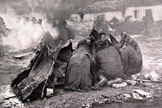 Guerre des Balkans. 
A Alessio, en 1912, le repos au bivouac pour les troupes serbes.