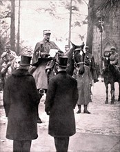 Occupation de Kehl, sur la rive droite du Rhin.
Le général Hirschauer lit sa proclamation aux notables de la petite ville, le 30 janvier 1919.