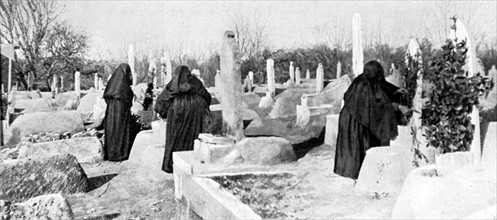Femmes de Damas en visite au cimetière (1910)