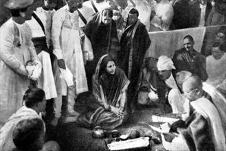 Conversion of an American woman to buddhism (1928)