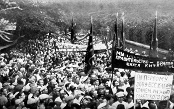 Conflit sino-russe.
 Manifestations populaires antichinoises à Moscou, en 1929.