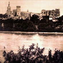 Façade ouest du palais des Papes, en Avignon (1929).