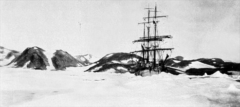 Expedition of the "Pourquoi pas?" towards Greenland and the North Pole, 1928