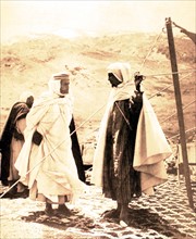 Maroc. Le maître de Telouet, Si Hammou, et son oncle et suzerain, Si el Hadj Thamiel Glaoui, pacha de Marrakech