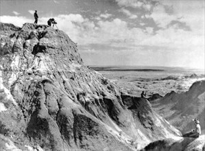 Mongolia. Dr Roy Chapman Andrews' expedition in the Gobi desert (1928)