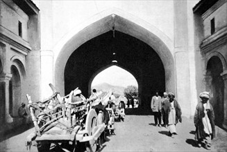 A Kaboul, la porte de la route des Indes (1928)