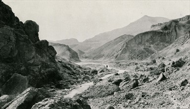 Vallée des Rois, chemin menant à la tombe de Toutankhamon (1923)