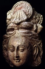 Grande tête de Bodhisattva, argile moulée
