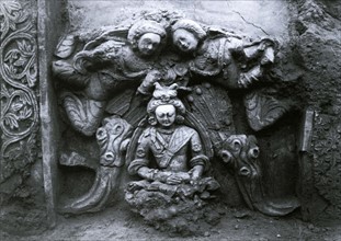 Relief en argile, Sanjali Avadana
