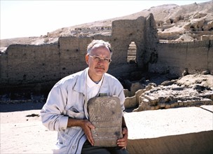 Christian Jacq sur le site de Deir el Medineh