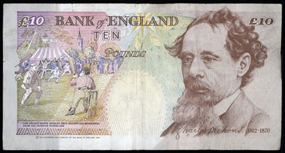10 pounds sterling banknote
