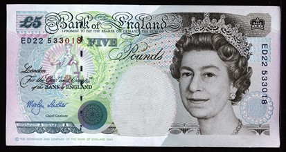5 pounds sterling banknote