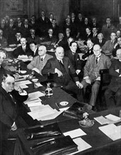 1924 / Plan Dawes / Conférence de Londres sur les répararations