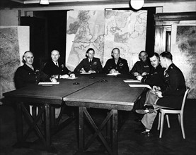 Le général Eisenhower avec ses commandants, 1940