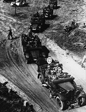 1939 / Pologne / 2nde Guerre mondiale / 1er septembre 1939 : invasion de la Pologne / Soldats allemands avec un poteau de la frontière polonaise