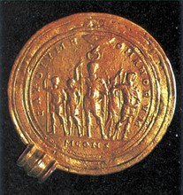Golden medallion, scene with Emperor Constantine.