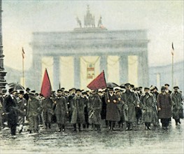 Allemagne, Berlin, 16 h
Liebknecht proclame la république