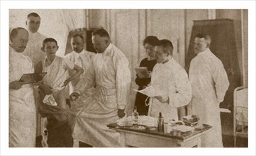 Doctor Friedrich Franz Friedmann (5th from the l.), did researches on tuberculosis