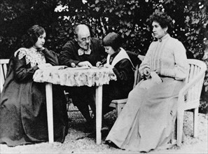 Émile Zola surrounded by his family (c.1900)