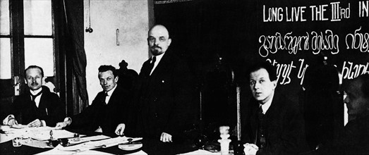 Lénine lors du discours d'ouverture de la Troisième Internationale à Moscou