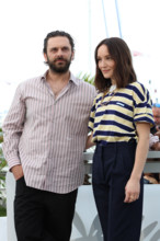 Pio Marmaï and Anaïs Demoustier (in Prada) pose during "La Vénus Electrique" (The Electric Kiss)