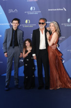 Jeffrey Dean Morgan and family