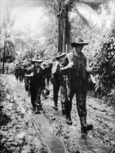 Soldats australiens en Nouvelle-Guinée, à Finschhafen, déc. 1943.