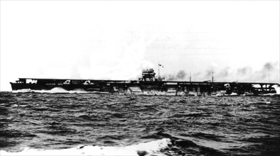 Le porte-avions japonais Hiryu en essais, le 28 avril 1939.