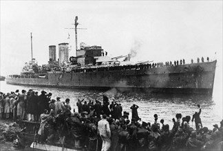 Le croiseur lourd Exeter rentre à Plymouth, 17 février 1940
