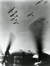 Formation de bombardiers lourds stratégiques Boeing B-29, 945.