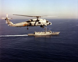 Hélicoptère américain de lutte ASM et sauvetage Sikorksky HS-2 "Blackharuk"